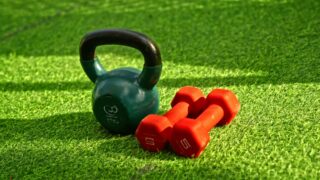 【初心者におすすめ】筋トレグッズ10選！自宅トレーニングの効果がアップする器具を厳選紹介！ 